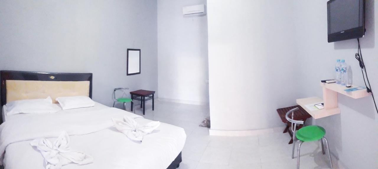 Pondok Wisata Dan Restoran Elim Waingapu Exterior foto